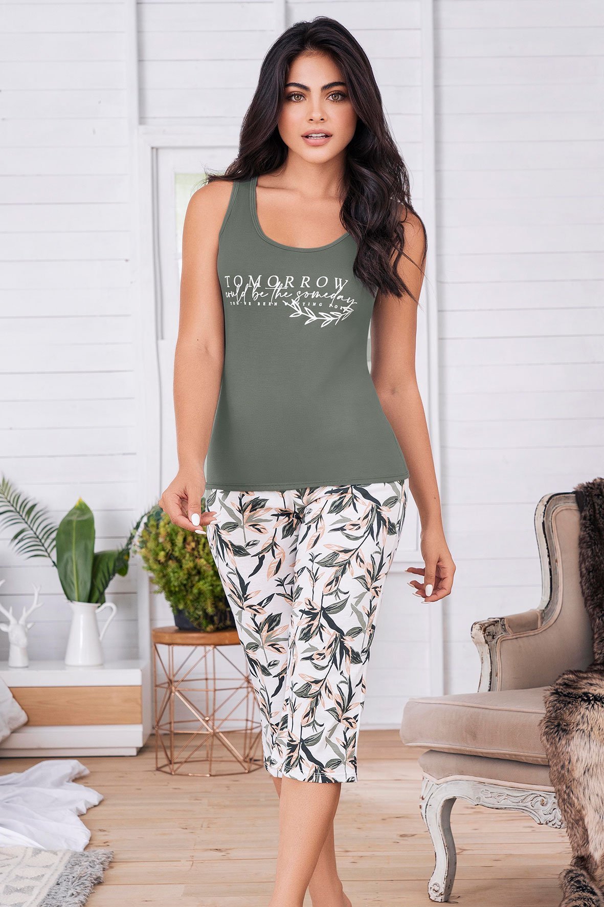 Conjunto Capri Blusa sin Mangas Verde Militar – Provocame Guatemala